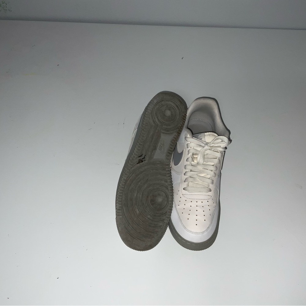 Nike White and Gray Athletic Shoes - Picture 5 of 6